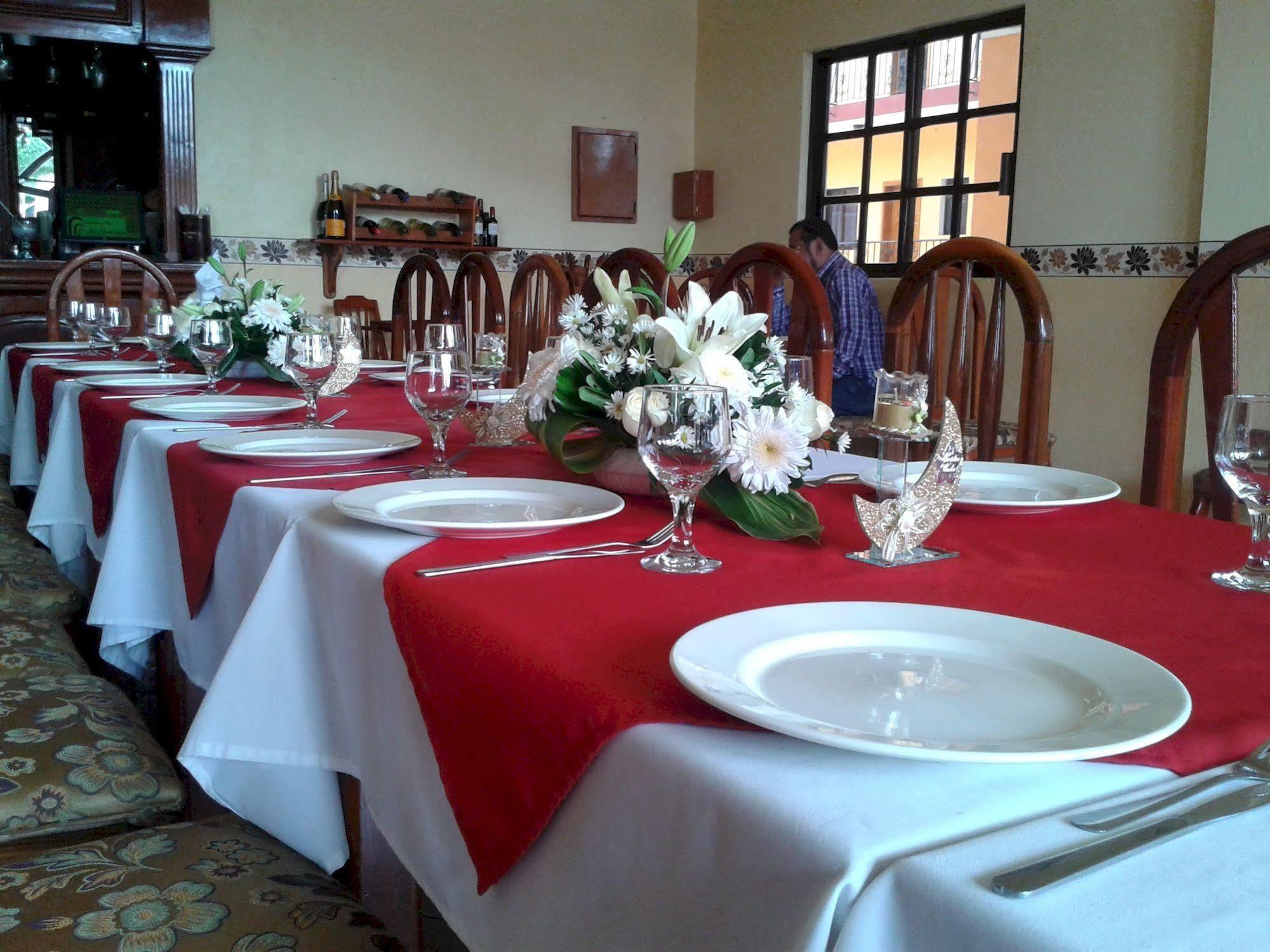 Hotel Arcos Del Parque Acayucan Екстер'єр фото