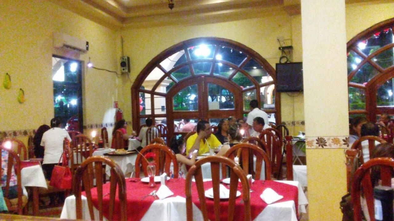 Hotel Arcos Del Parque Acayucan Екстер'єр фото